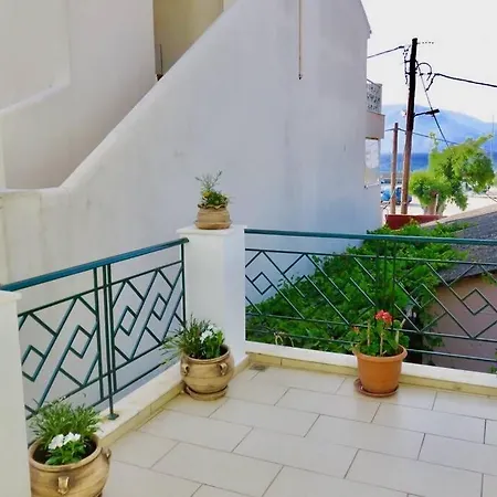 Alexi's Apartment. 1 Minute Walk To The Beach. Lejlighed Sami (Kefalonia)