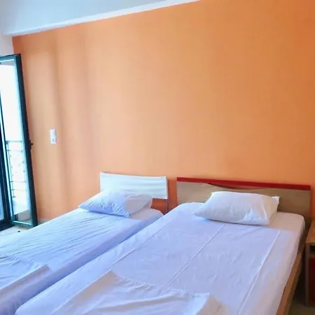 Alexi's Apartment. 1 Minute Walk To The Beach. Lejlighed *